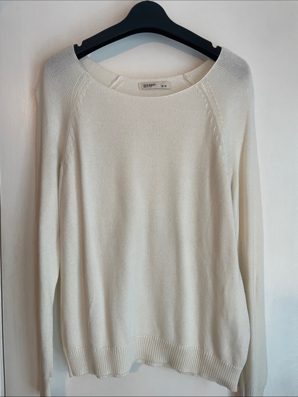 Old Navy Women's Ivory Raglan Sleeve Sweater